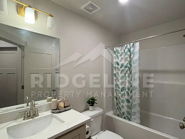 1322 Boston Ct — Photo 14
