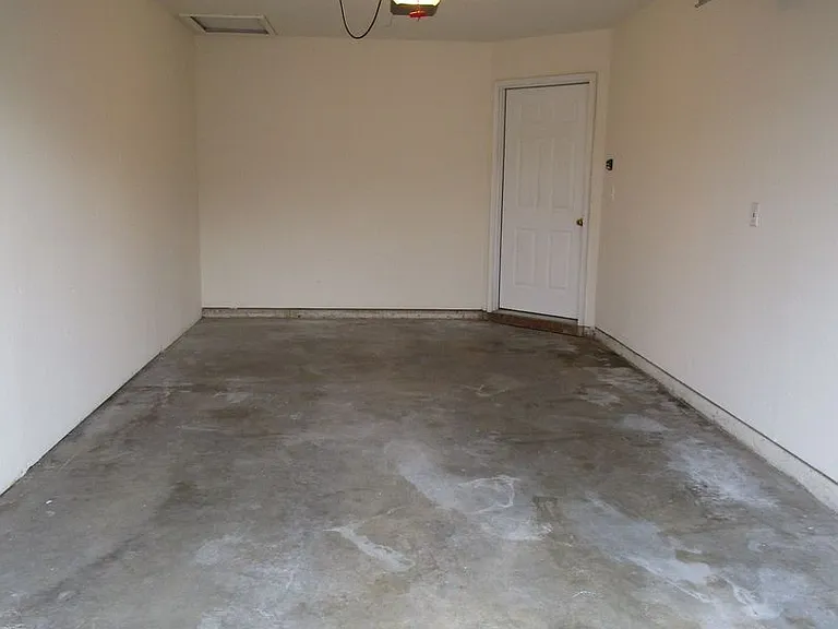 4402 - 4404 Jeana Court — Photo 46