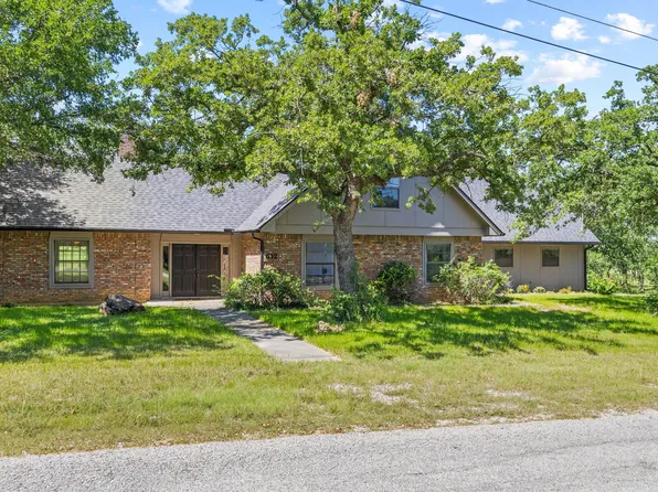 612 Doaks Dr, Runaway Bay, TX 76426