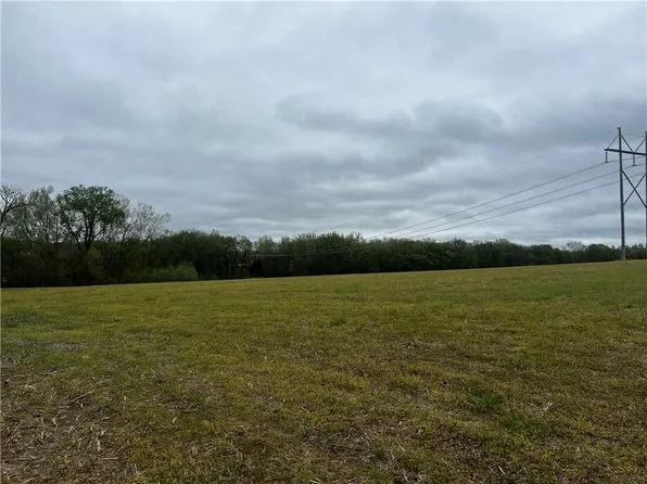 Elm Grove Rd, Tracy, MO 64079