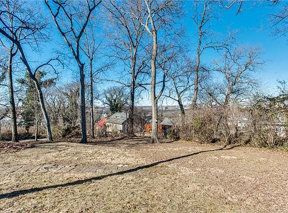5th image of 1810 Ashwood Ave