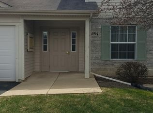 984 N Village Dr UNIT 4, Round Lake Beach, IL 60073