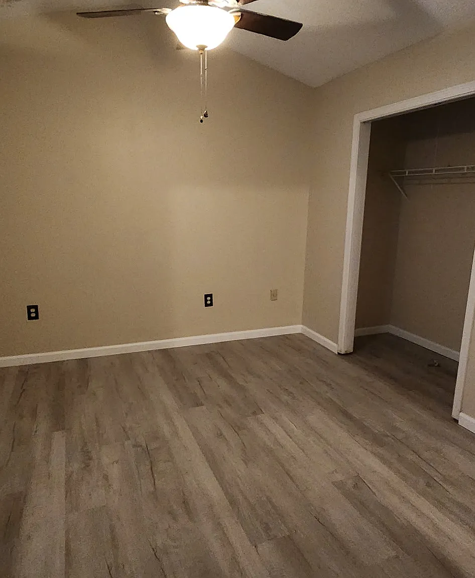 324 Ray Ave — Photo 3