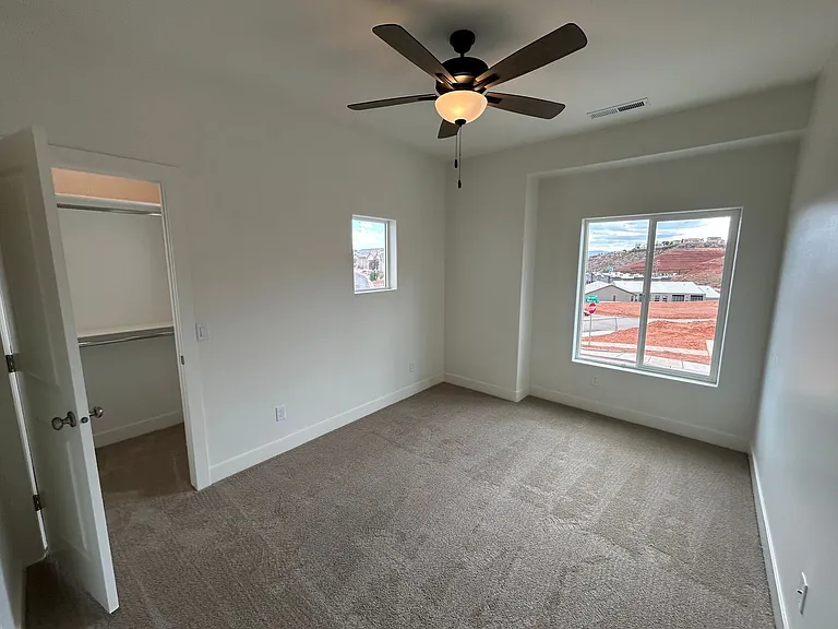 1544 E Mead Ln — Photo 19