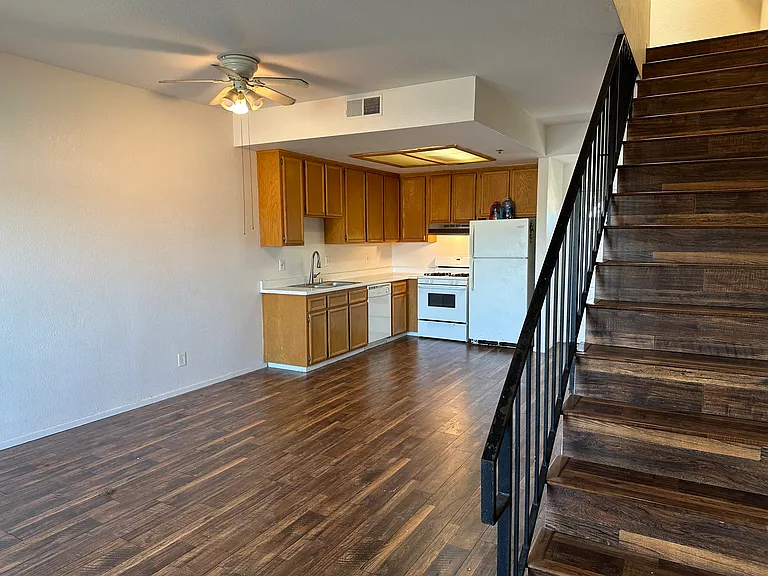 951 Georgia St #C — Photo 6