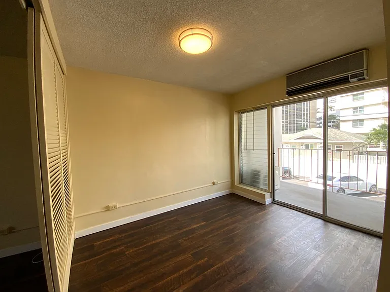 236 Liliuokalani Ave #202 — Photo 6