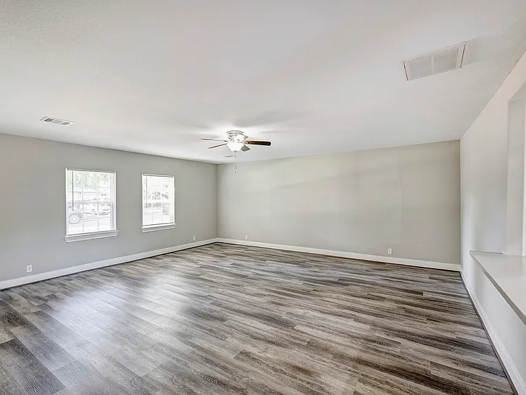 8510 Alcott Dr — Photo 5