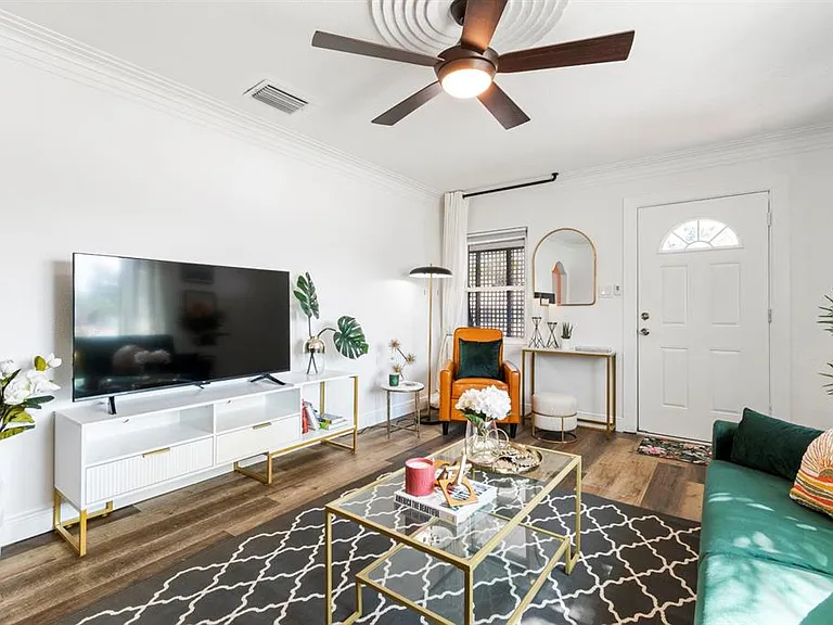 2402 W Cypress St — Photo 5