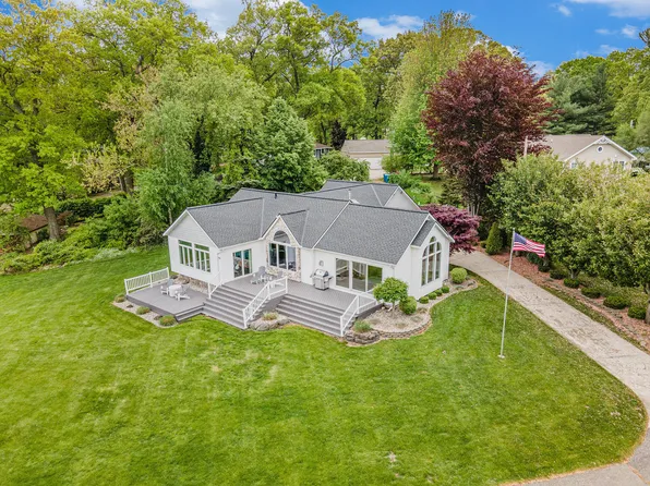 14776 Park Ct, Grand Haven, MI 49417