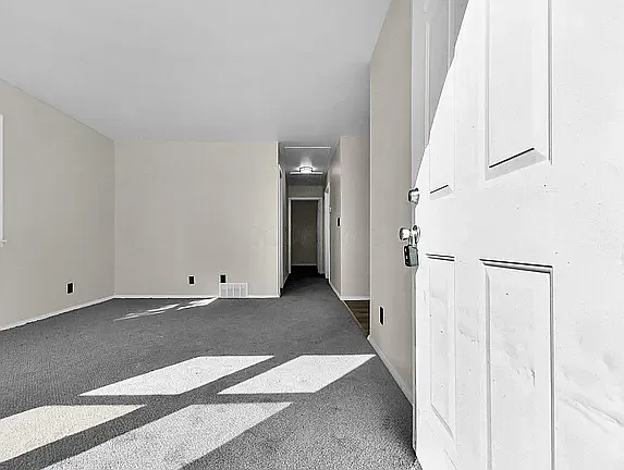 200 Sycamore St — Photo 3