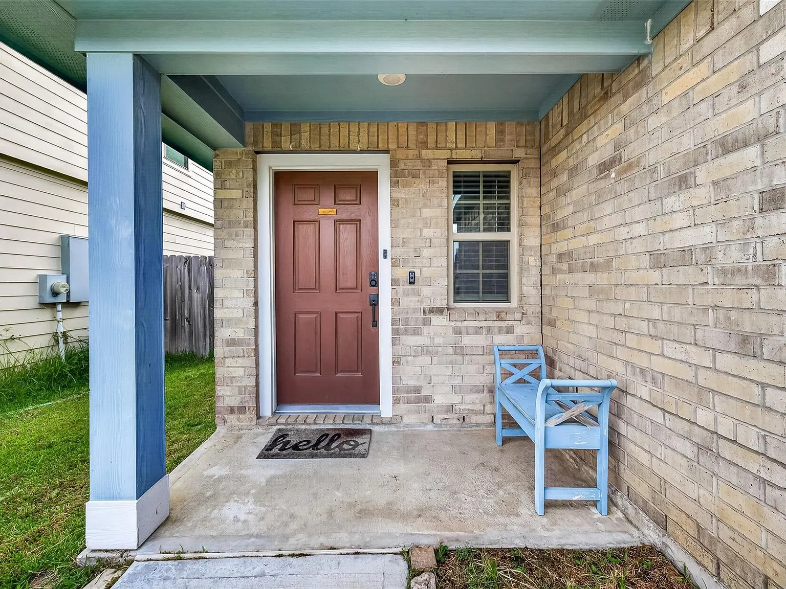 3 bed, 2.0 bath, 1590 sqft, $2,050 — Photo 3