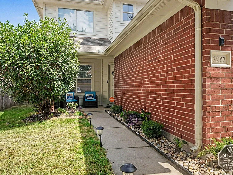 9039 Serena Ln — Photo 1