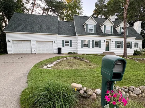 227 Donatelle St, Amery, WI 54001