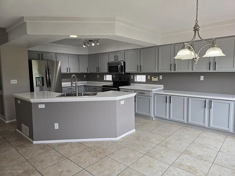 5058 Ashbrook Cir — Photo 7