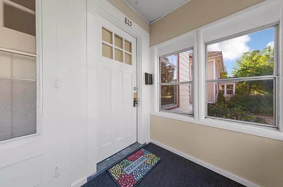 3 bed, 1.5 bath, 1300 sqft, $1,800 — Photo 4