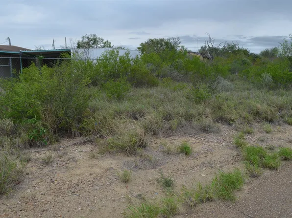 5115 Grande Ln, Zapata, TX 78076