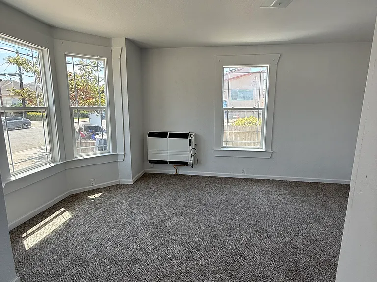129 Maple Ave — Photo 7