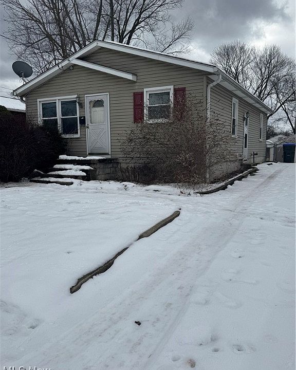 2nd image of 2452 Willis St