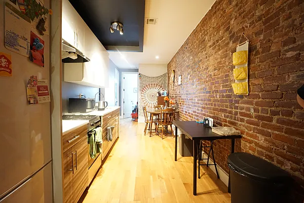 Rented by Rennit Inc. | media 10