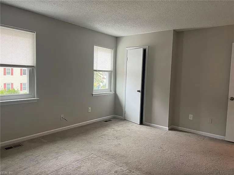 4748 Greenlaw Dr — Photo 17