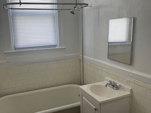 5th image of 3100 Warder St NW #33