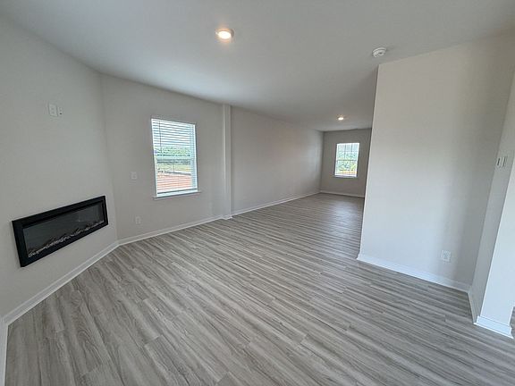 3rd image of 270 Mary Locke Way