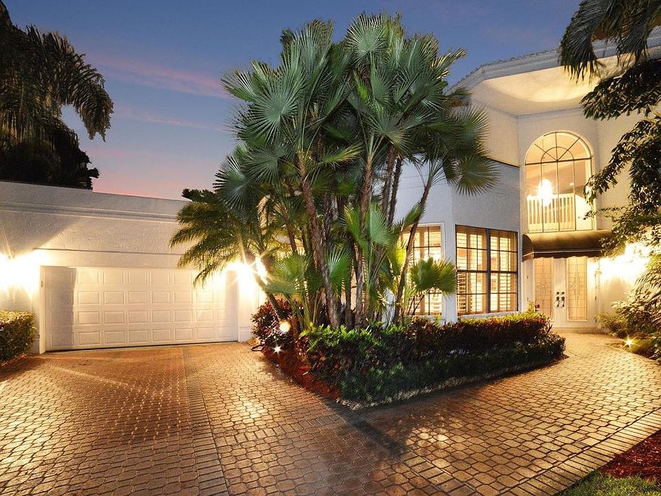 Home For Sale In Boca Grove