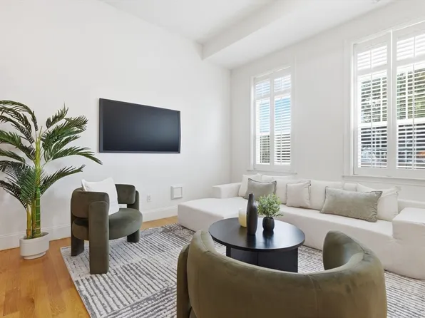 87 Franklin St Unit 105, Quincy, MA 02169