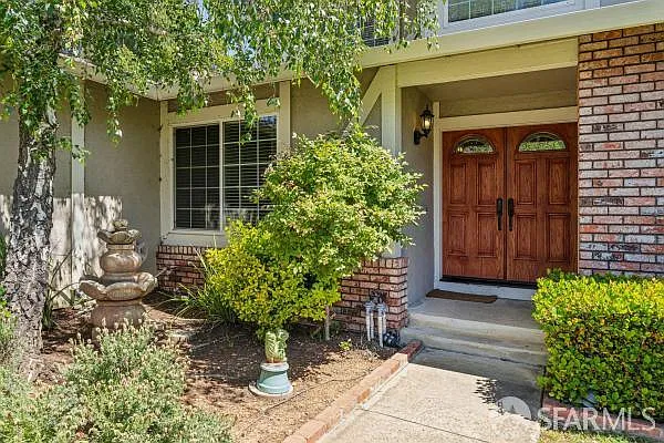 4 bed, 3.0 bath, 2479 sqft, $5,100 — Photo 3