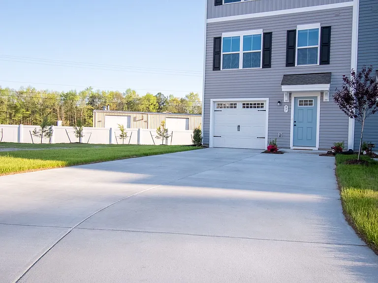 97 Clara Ct — Photo 7