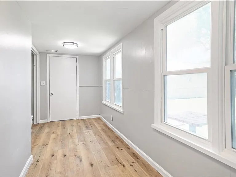123 W Valley St — Photo 18