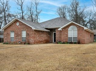 708 Kickapoo St, Chandler, TX 75758