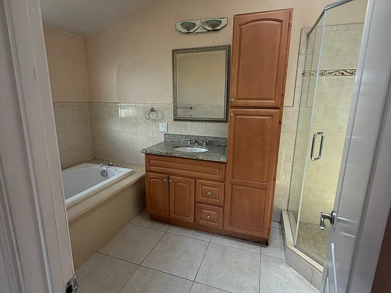 2939 San Luis St — Photo 8
