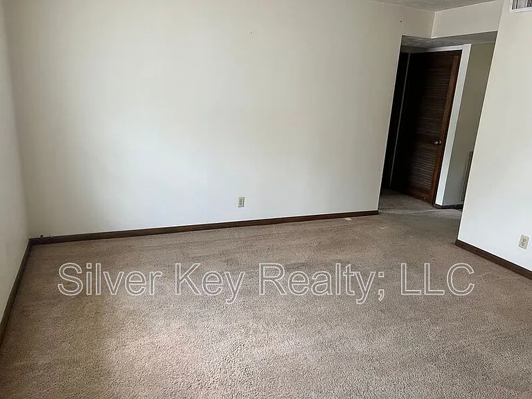 408 & 410 Oklahoma St #5 — Photo 2