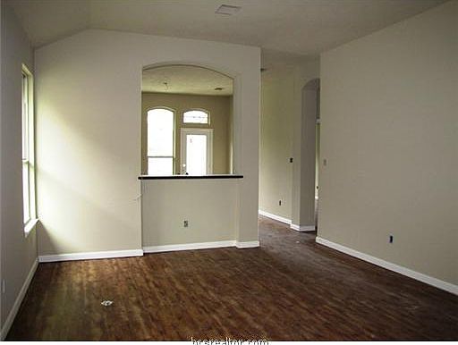 3rd image of 15430 Baker