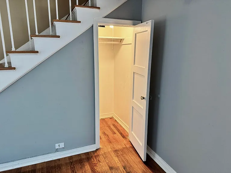 1801 Rose St — Photo 5