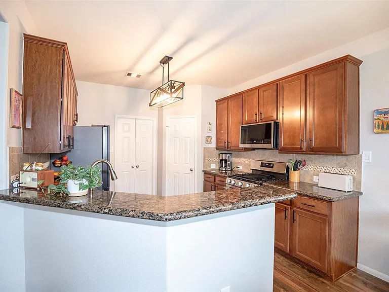 2110 Stonehollow Ct — Photo 13