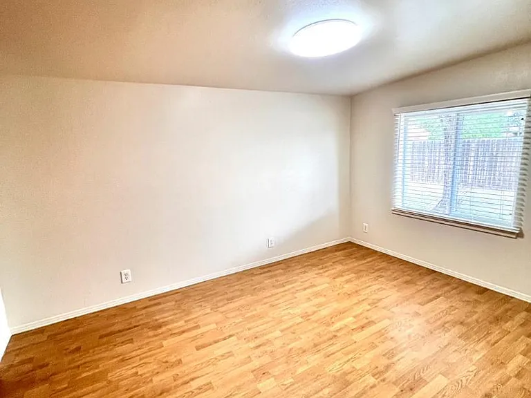 615 Candelaria Rd NW — Photo 16