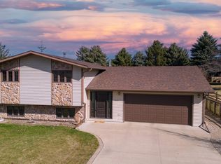 1010 9th St SW, Jamestown, ND 58401