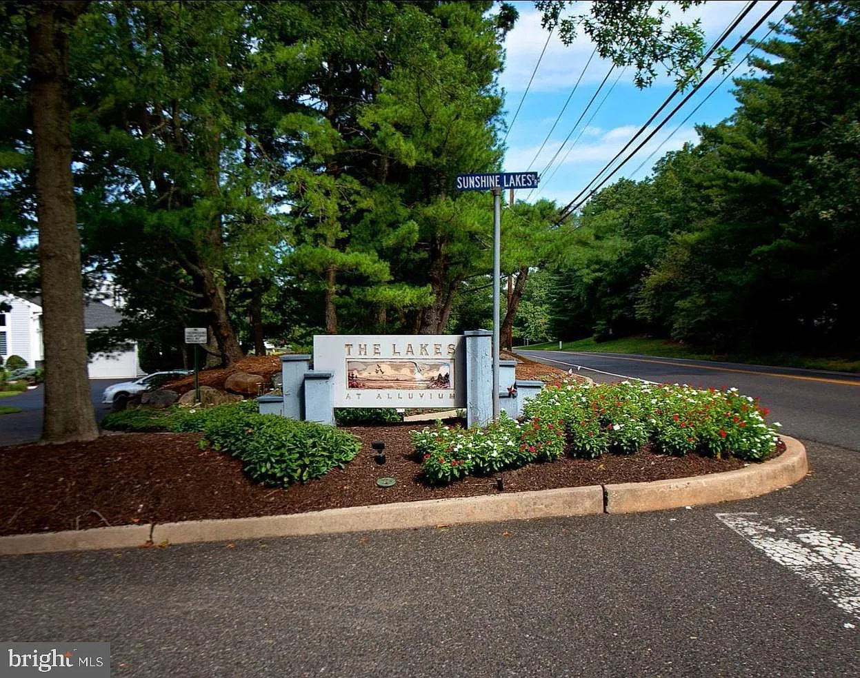 3 bed, 2.5 bath, 2744 sqft, $3,950 — Photo 2