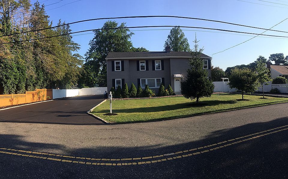 2nd image of 30 E 14th St