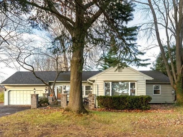 4923 W Taft Rd, Liverpool, NY 13088