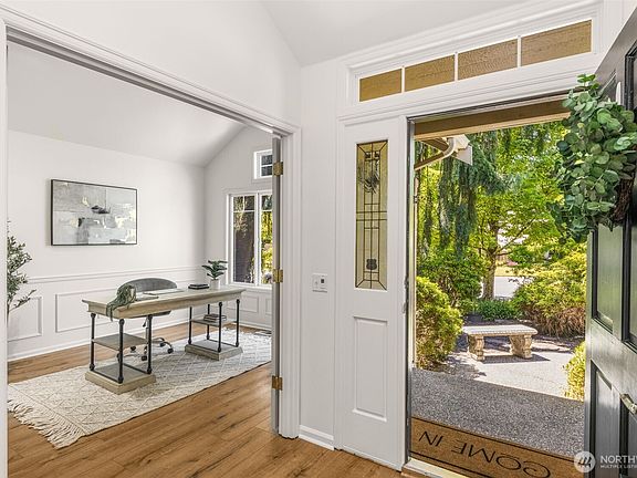 5th image of 19303 Meridian Place W
