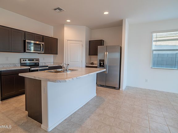 4th image of 1127 W Paradise Way