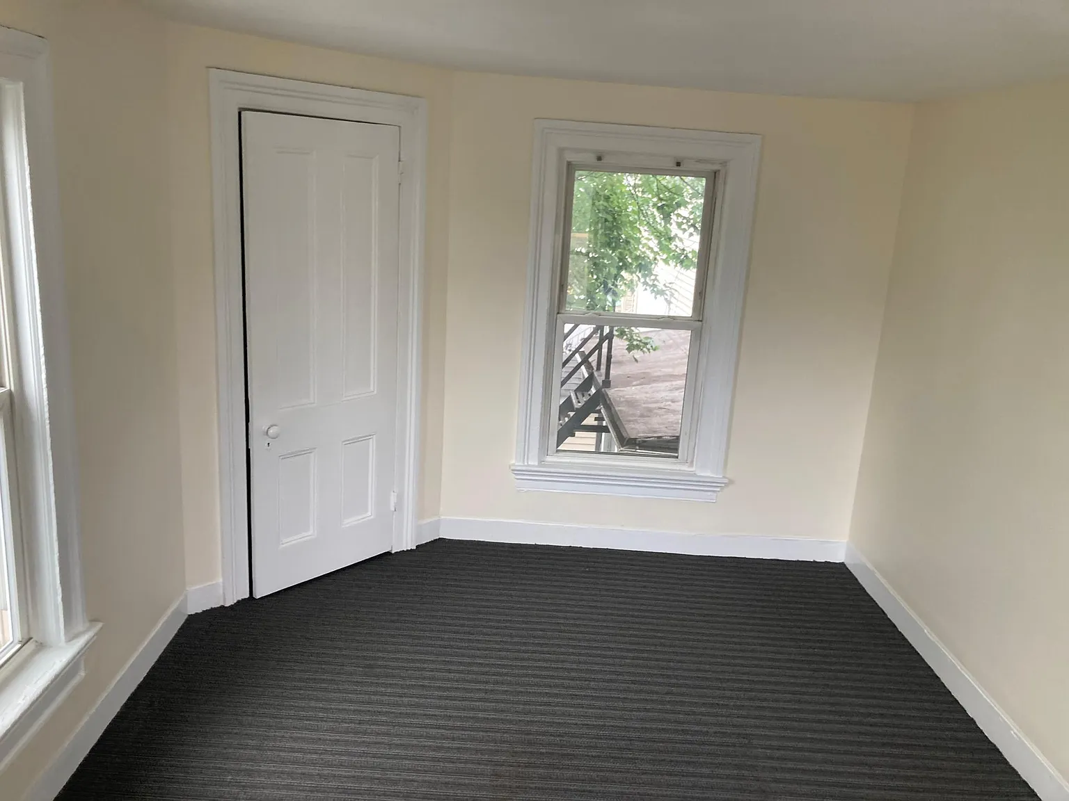 1 bed, 950 sqft, $1,700 — Photo 3