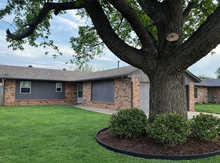 922 W Ridgecrest Way, Mustang, OK 73064