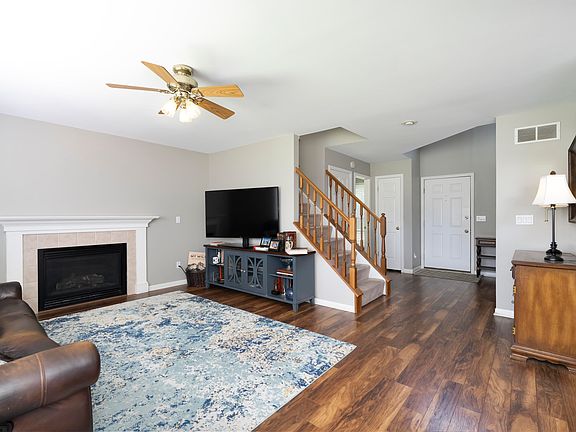 3rd image of 9074 Georgian Ct