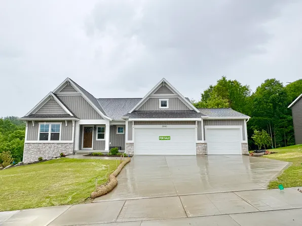 5940 Valley Point Dr SE, Caledonia, MI 49316