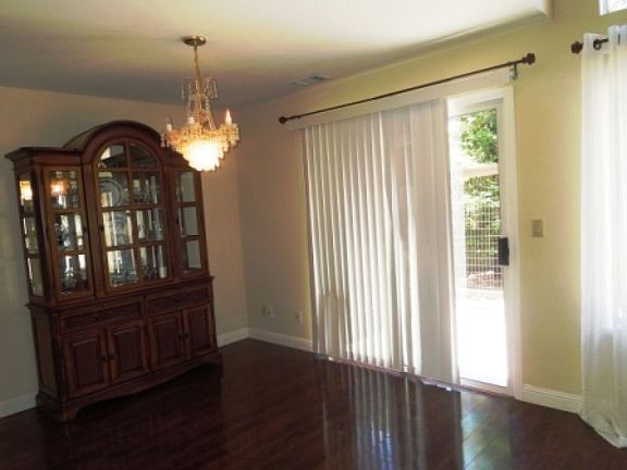 3rd image of 33 Portola Ct