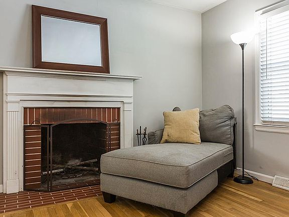 4th image of 3460 Belvoir Dr